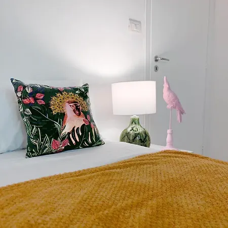 Familybo Delight - Front Station Apartman