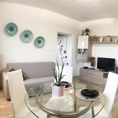 Familybo Delight - Front Station * Bologna